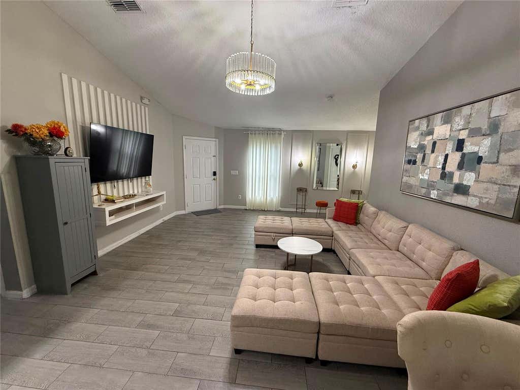 Photo of 1875 Royal Ridge Drive, Davenport, FL 33896 (MLS # G5116175)