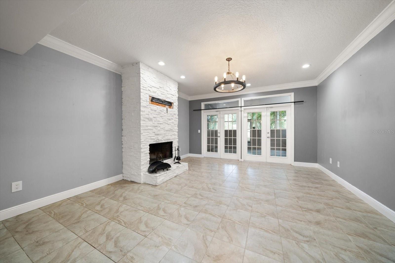 2810 COUNTRYSIDE BOULEVARD 5