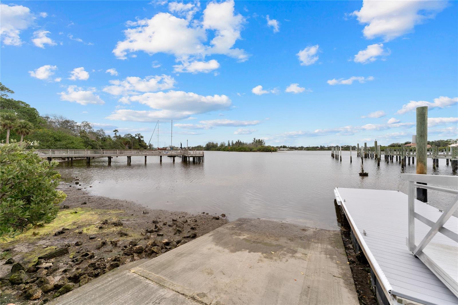 TARPON KEY - Residential
