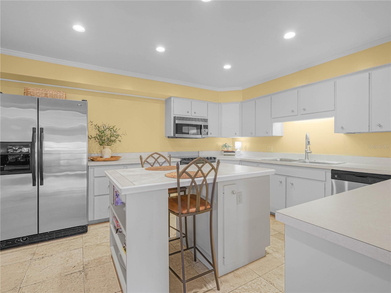 CASA LOMA INC TR H - Residential