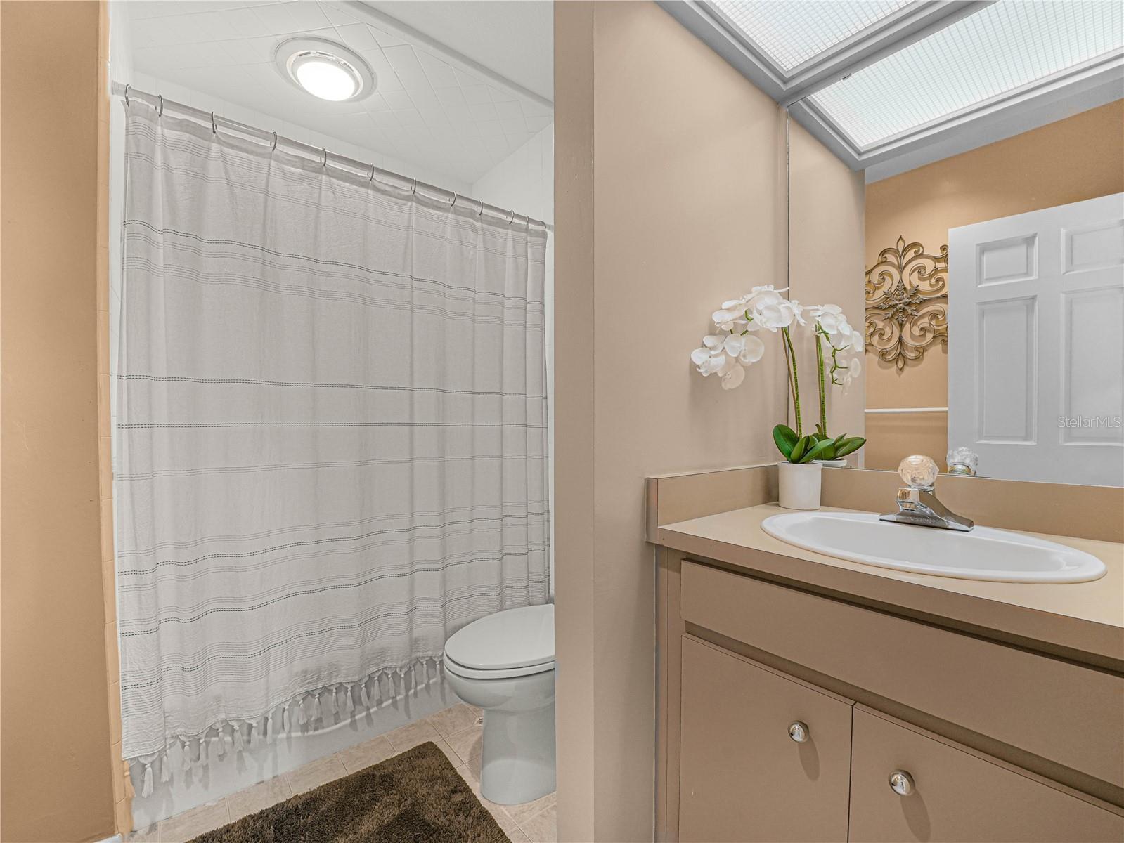 CASA LOMA INC TR H - Residential