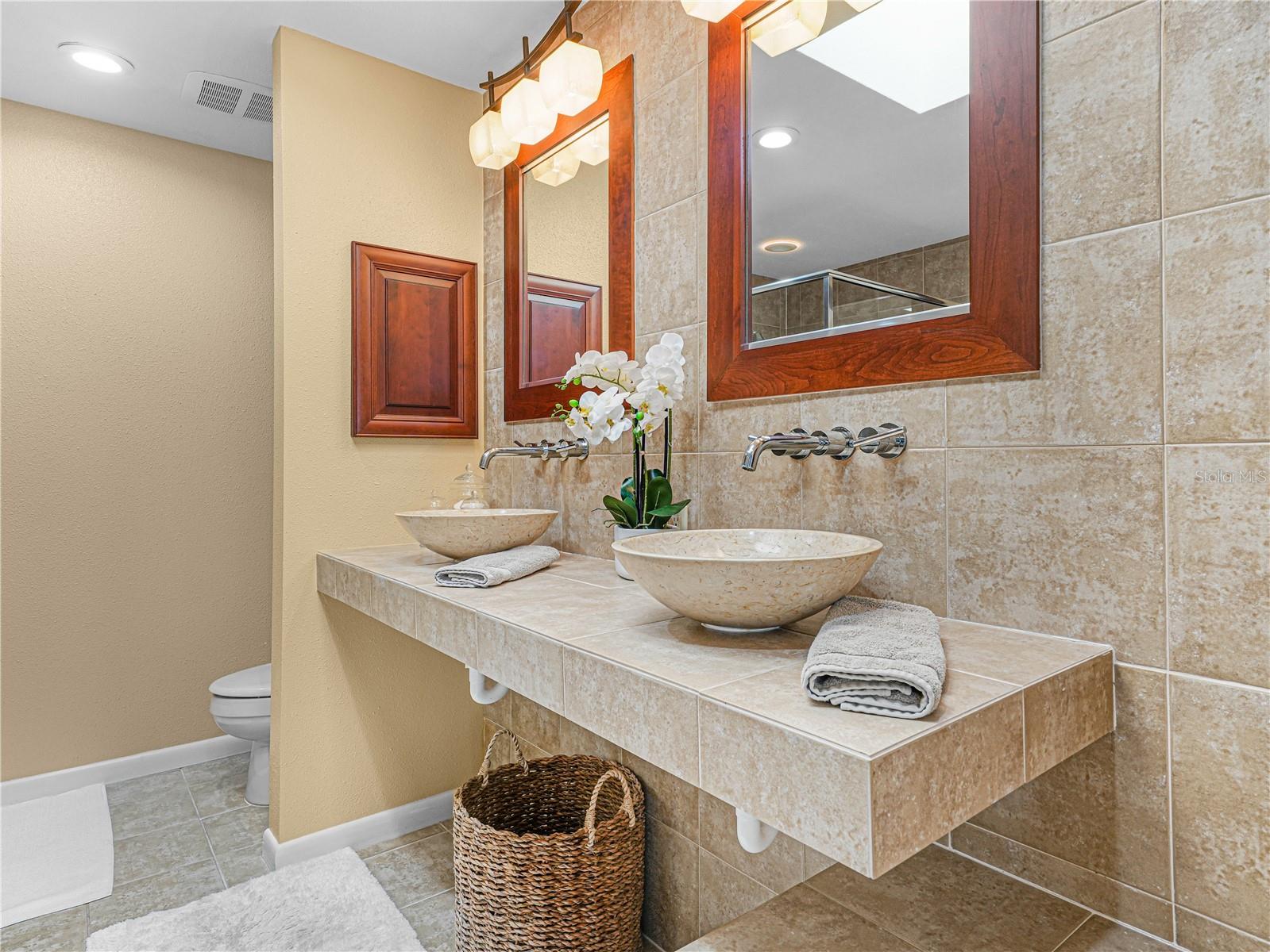 CASA LOMA INC TR H - Residential