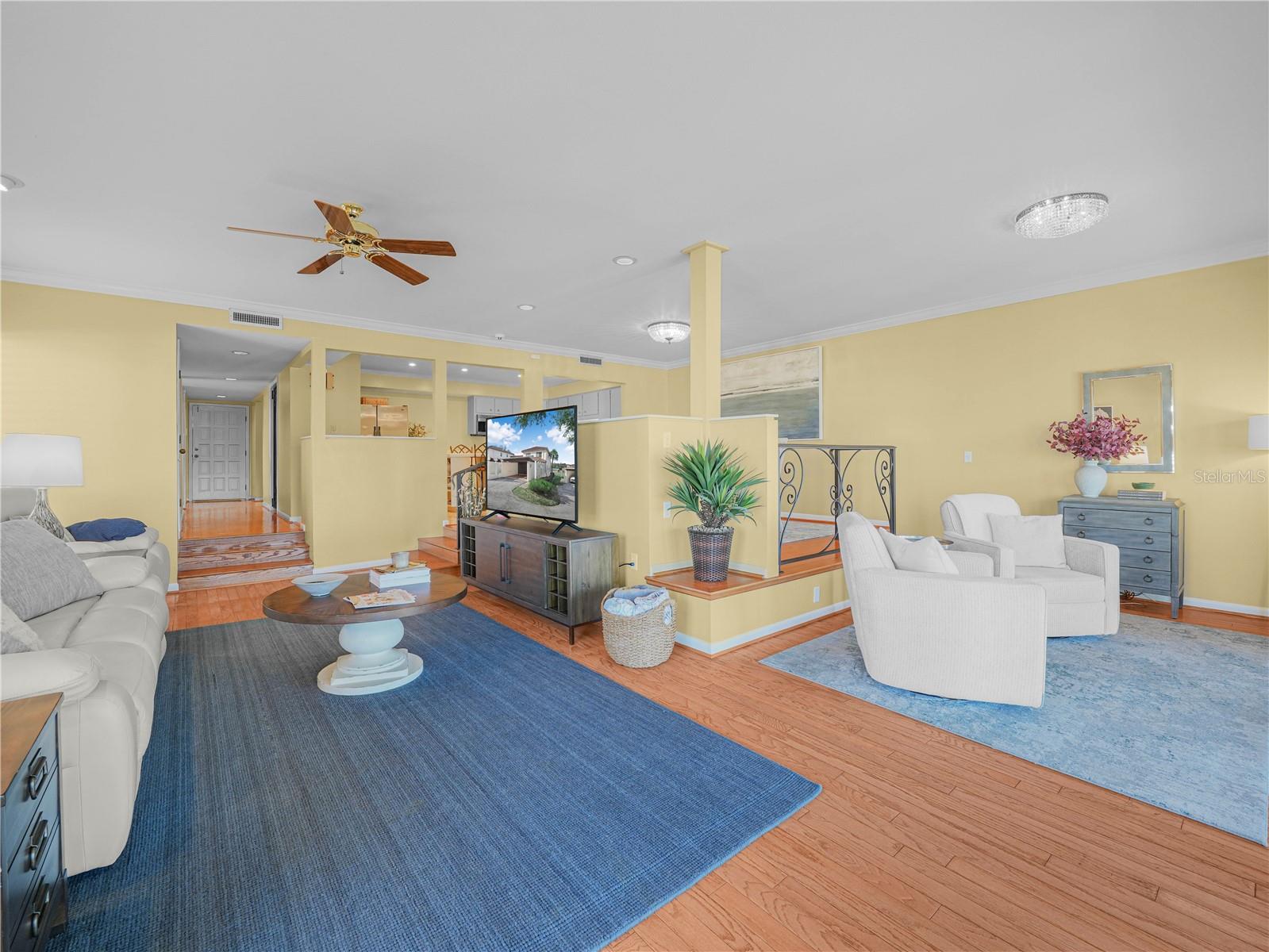 CASA LOMA INC TR H - Residential