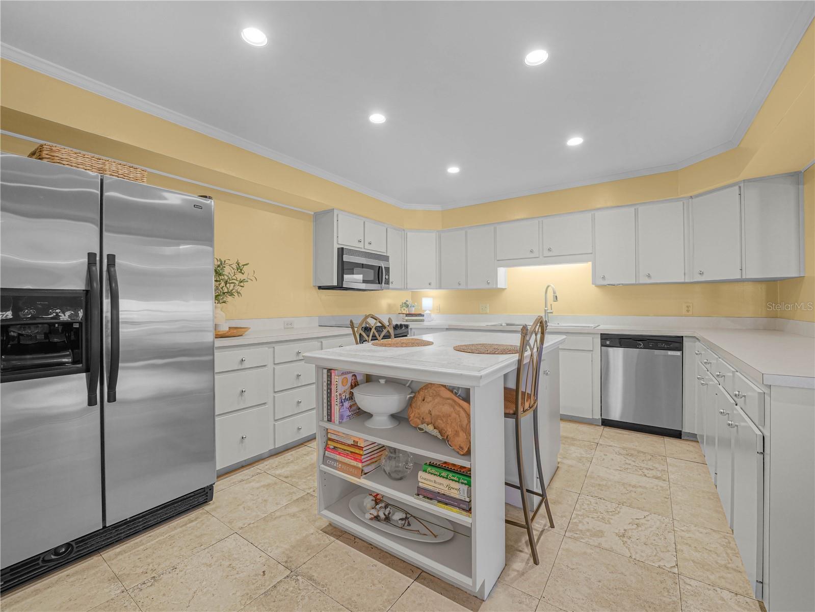 CASA LOMA INC TR H - Residential