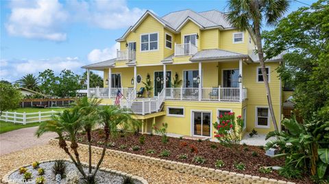 A home in CRYSTAL RIVER