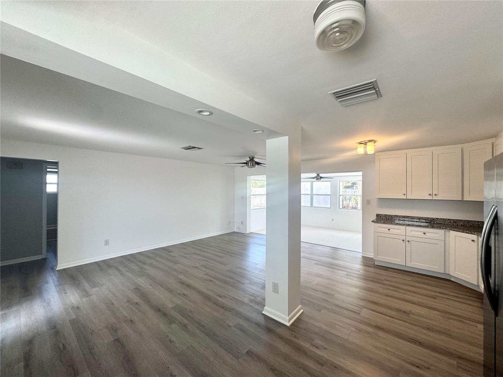OAKHURST GROVES - Residential Lease