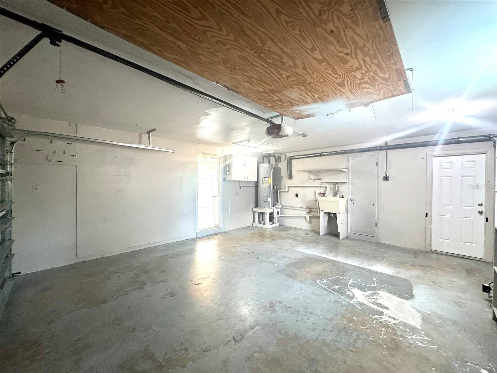 OAKHURST GROVES - Residential Lease
