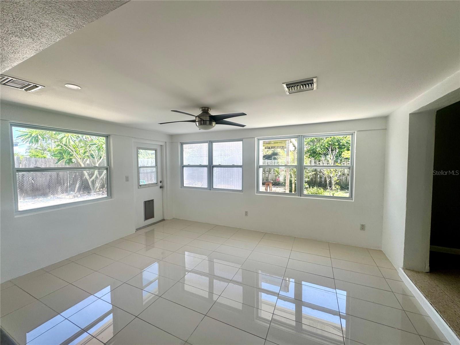 OAKHURST GROVES - Residential Lease