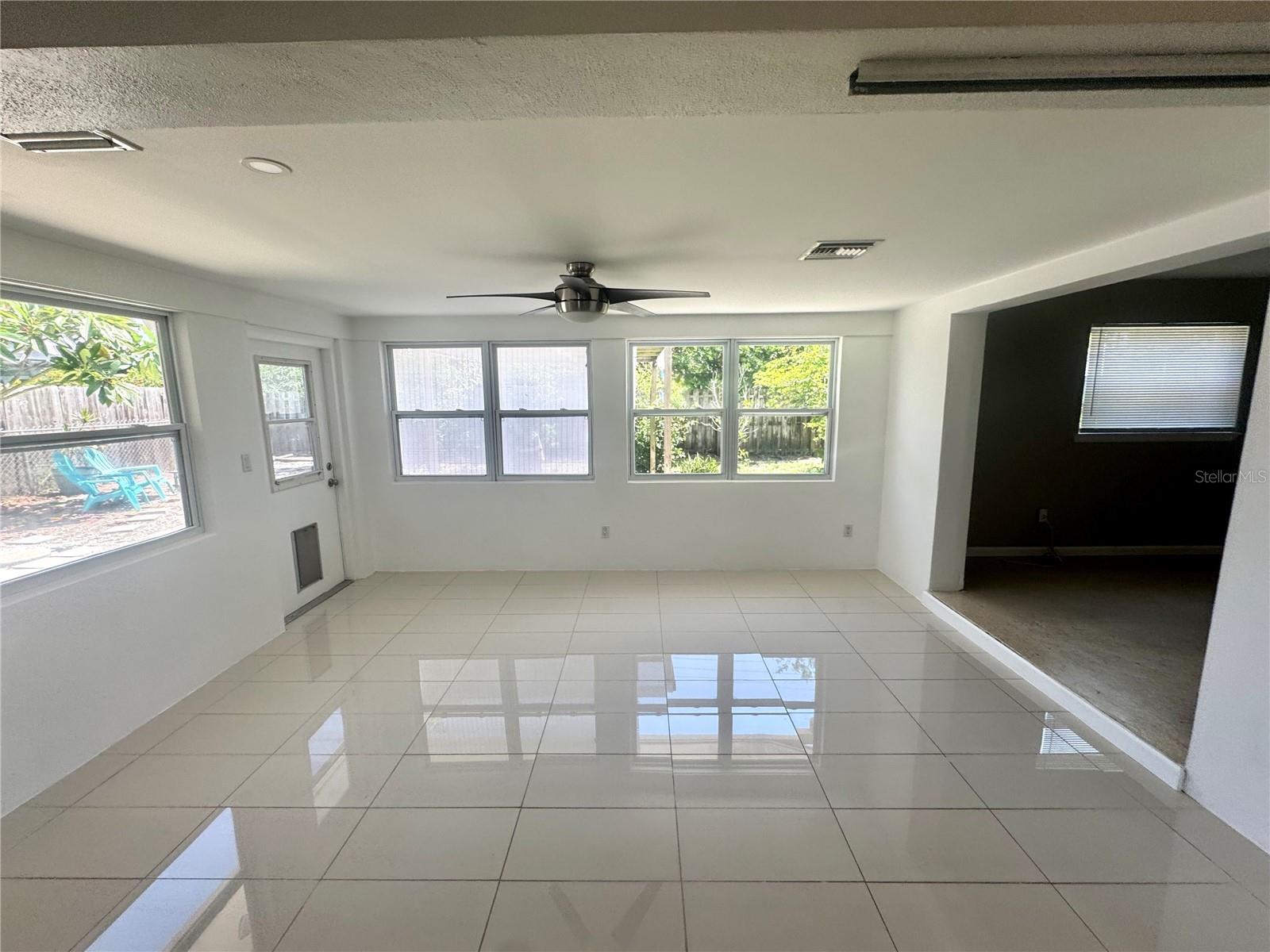 OAKHURST GROVES - Residential Lease