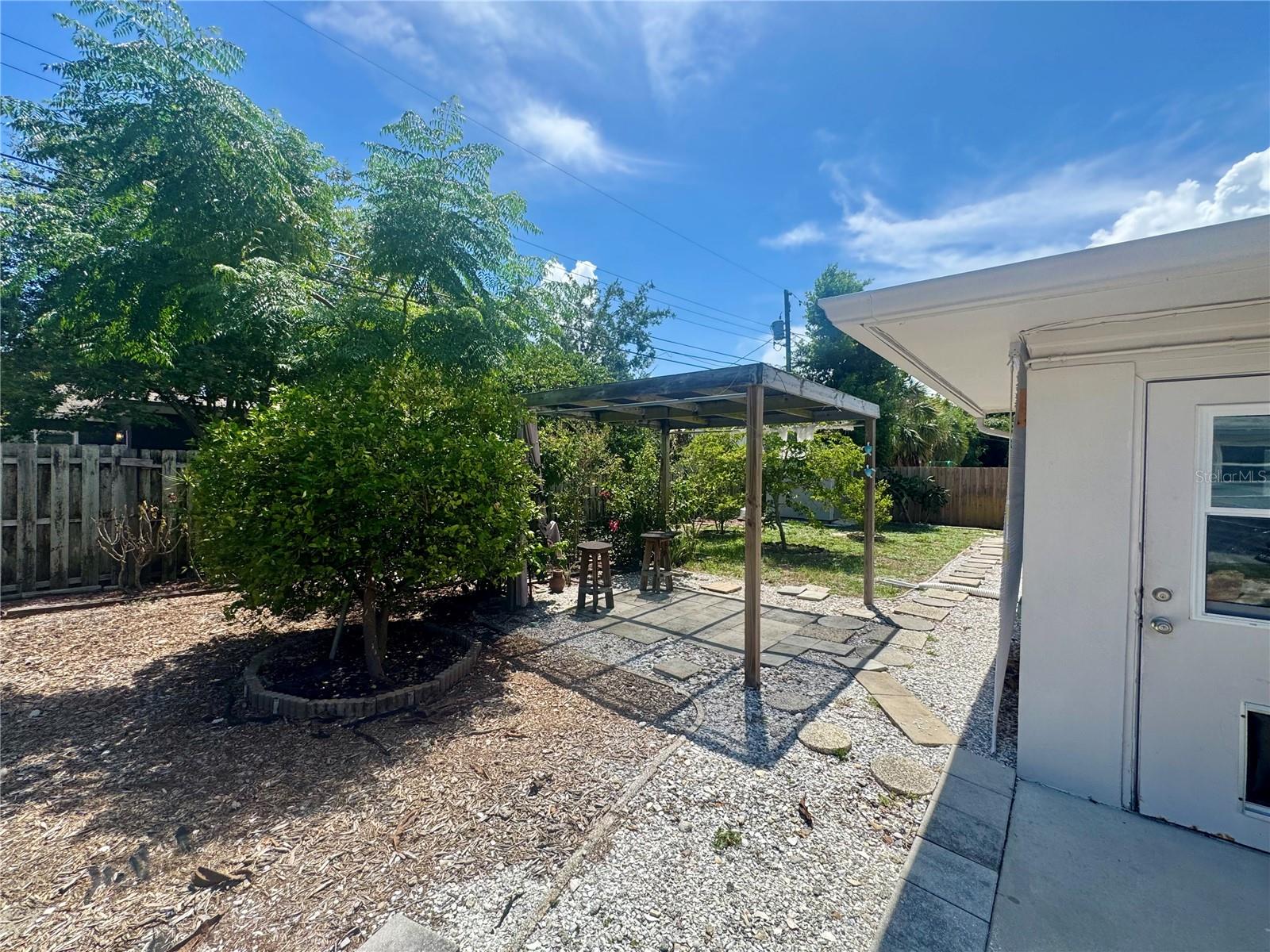 OAKHURST GROVES - Residential Lease