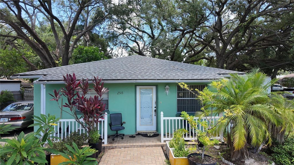 Photo of 2515 W Powhatan Avenue, Tampa, FL 33614 (MLS # A4697961)
