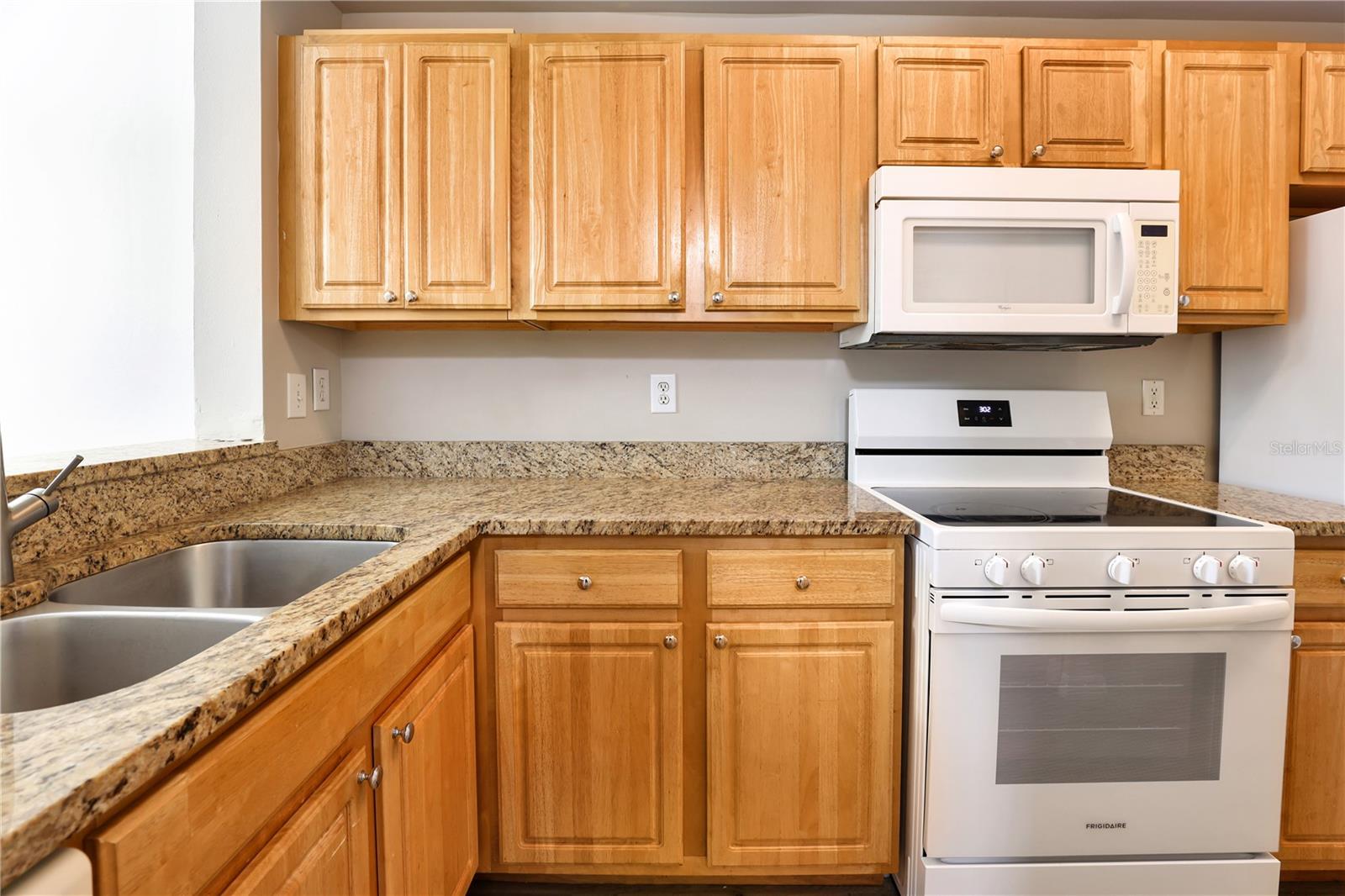 5700 BENTGRASS DRIVE 16-211