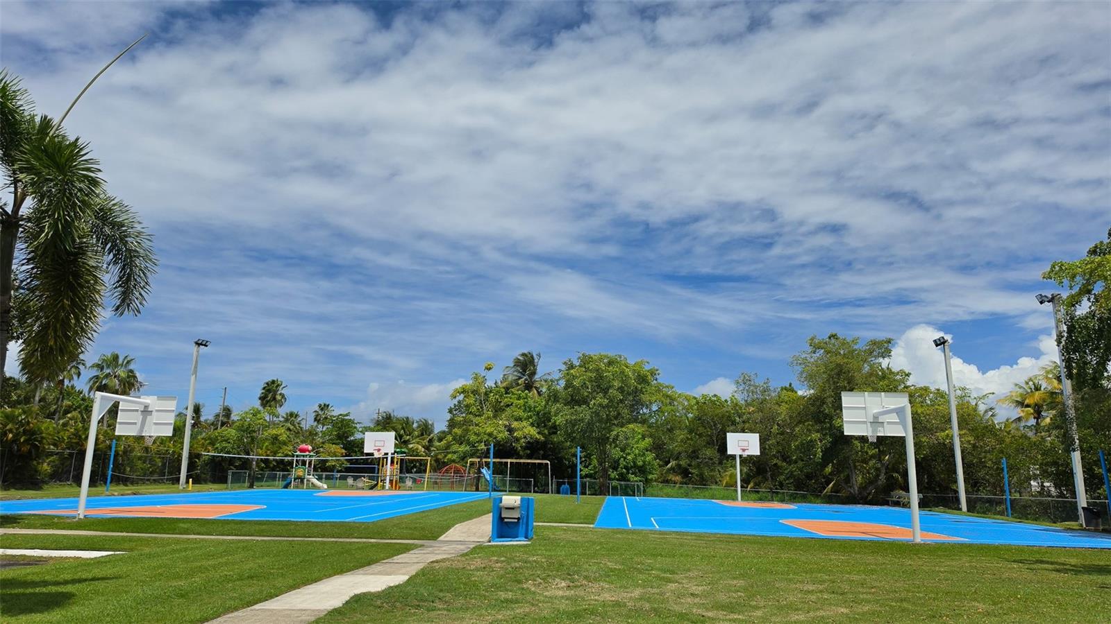 URBANIZACION COCO BEACH - Residential