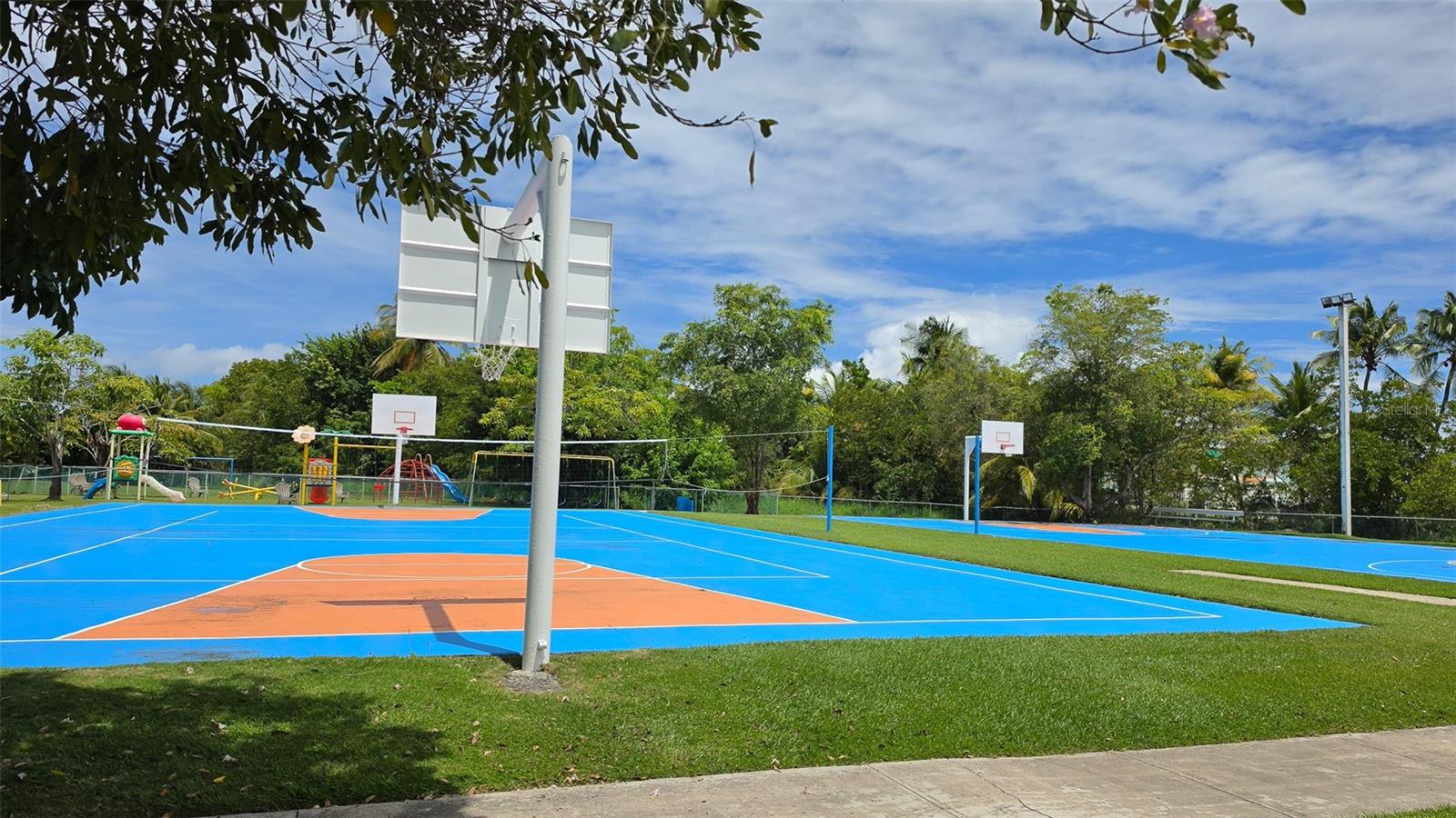 URBANIZACION COCO BEACH - Residential