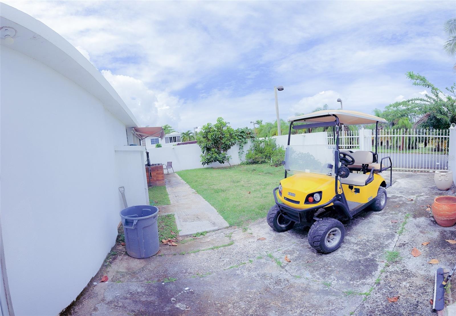 URBANIZACION COCO BEACH - Residential