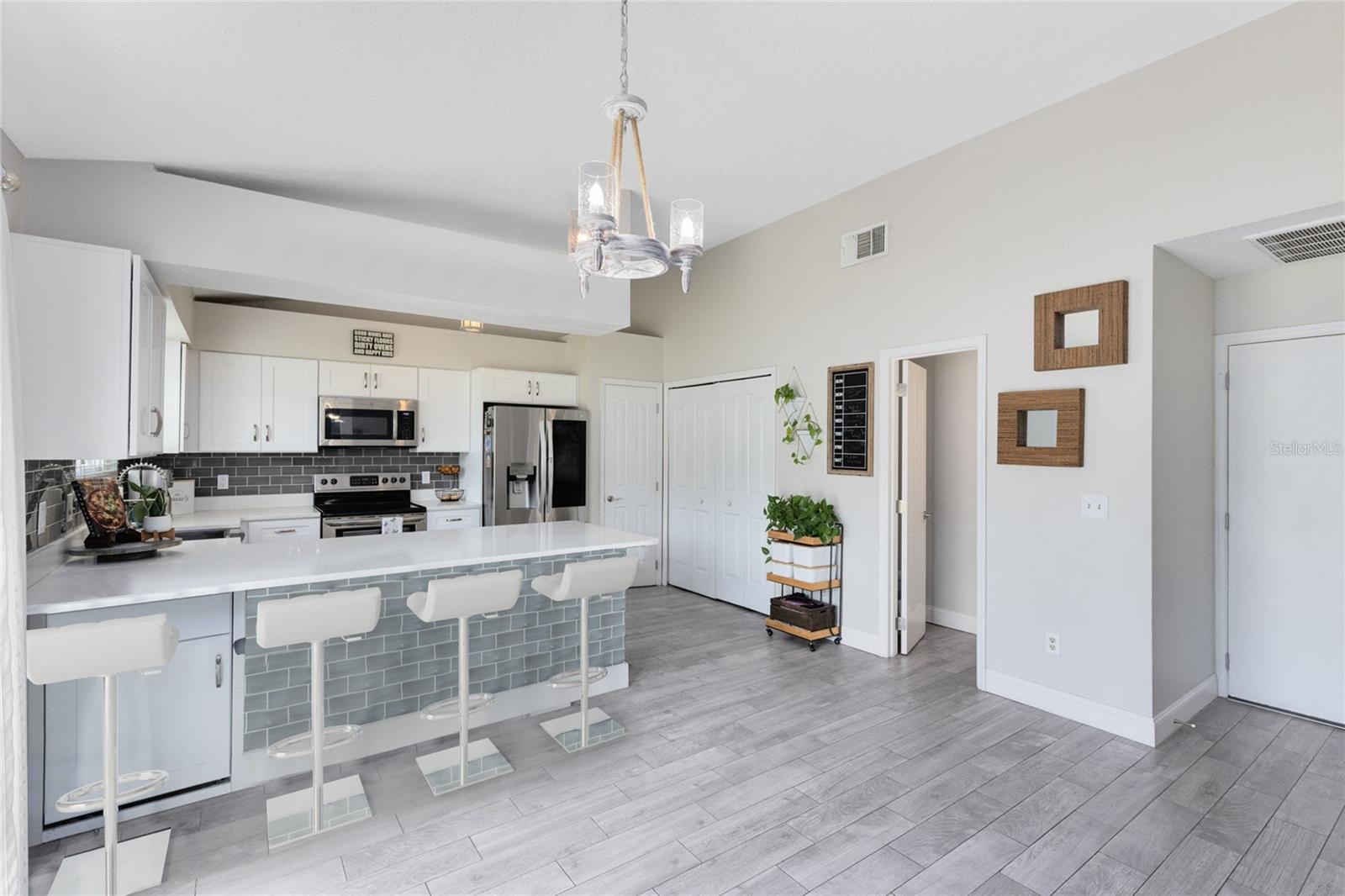 4478 YACHTMANS COURT