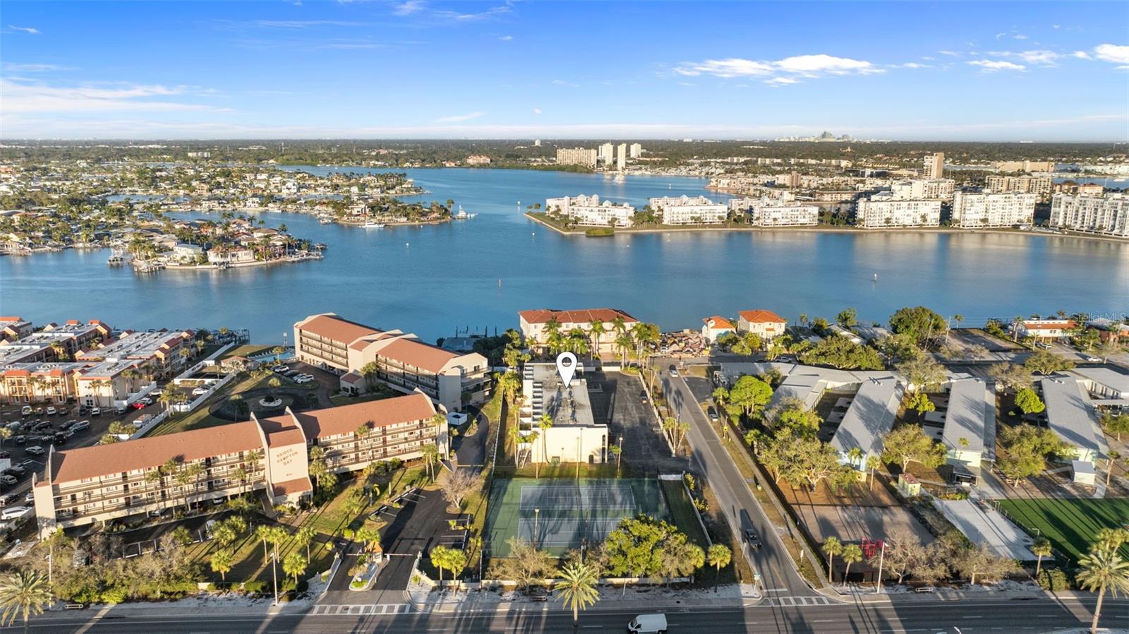 OAK DOORS THE CONDO - Residential