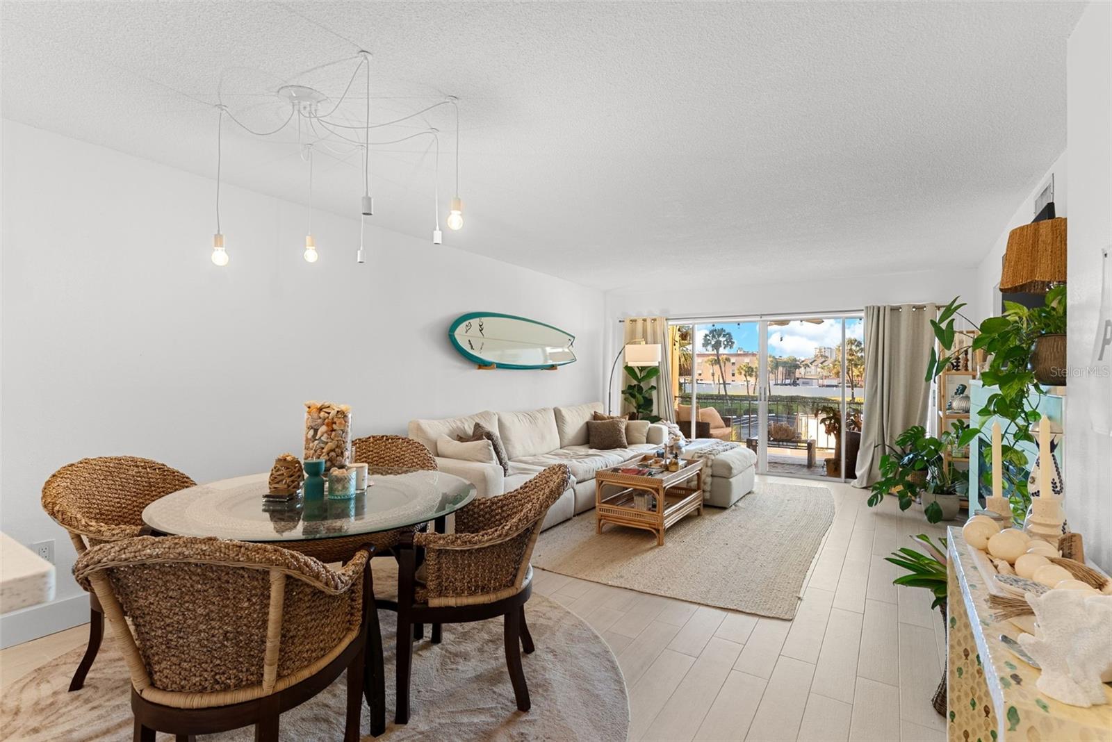 OAK DOORS THE CONDO - Residential