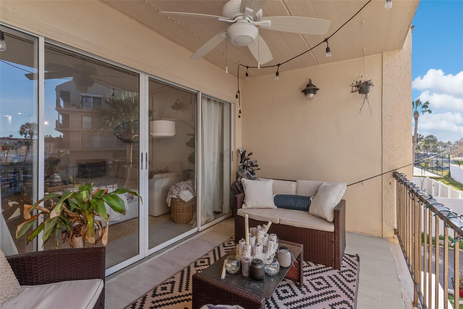 OAK DOORS THE CONDO - Residential