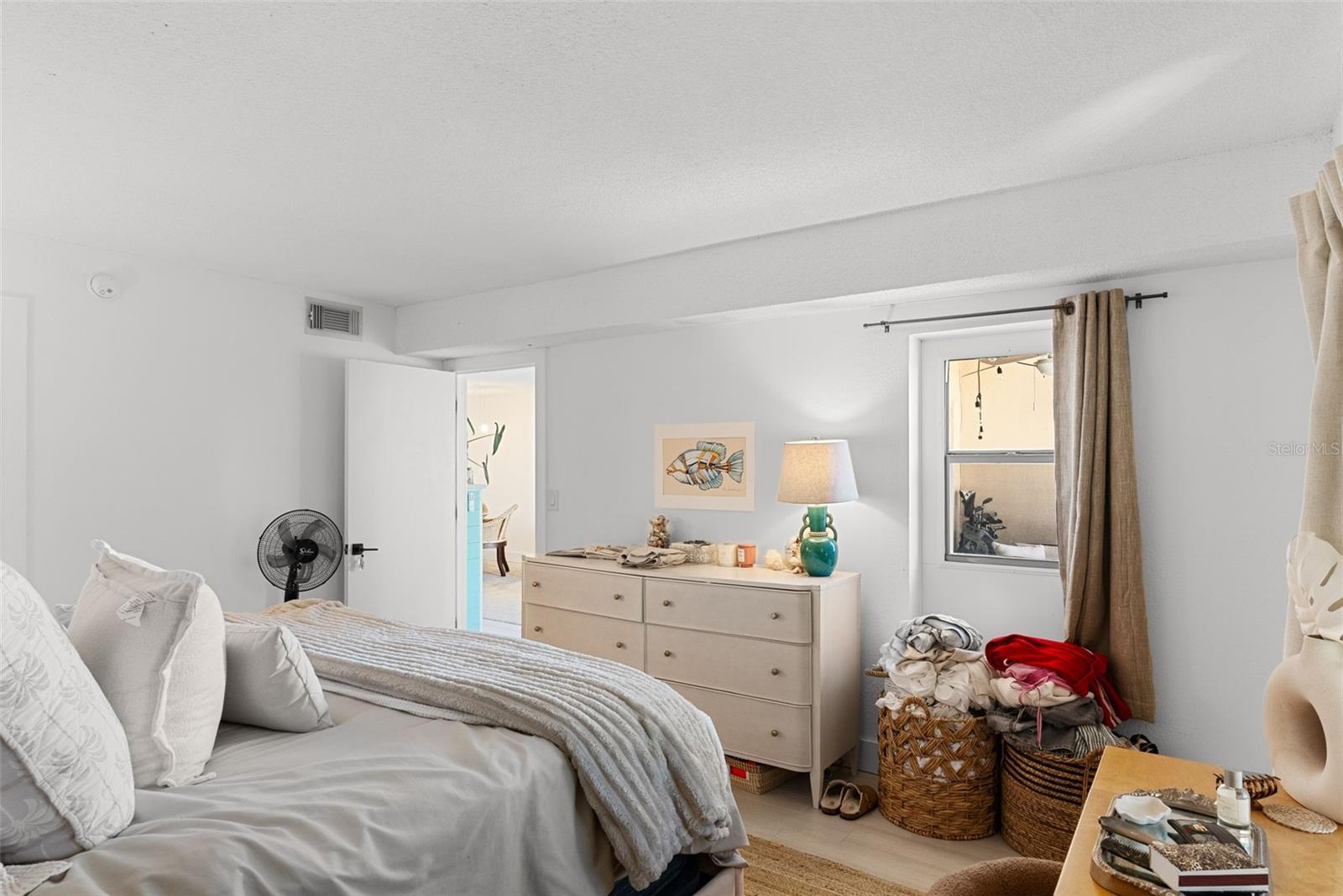 OAK DOORS THE CONDO - Residential