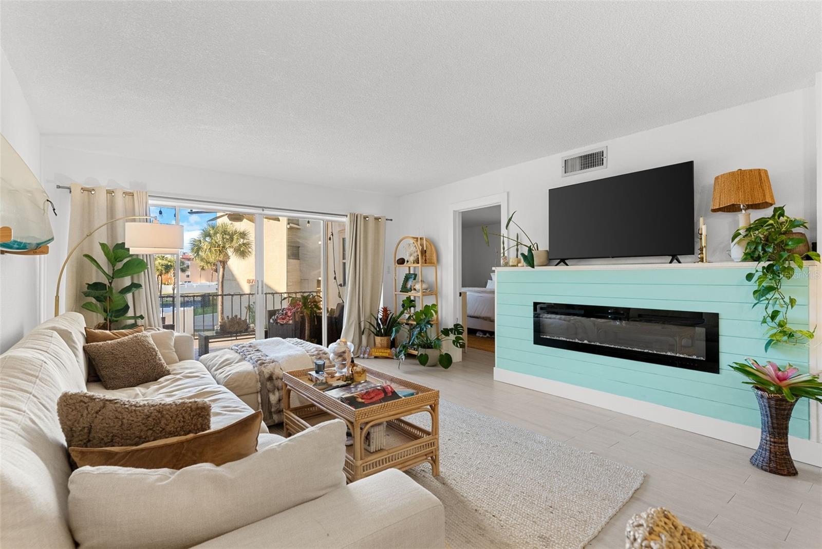 OAK DOORS THE CONDO - Residential