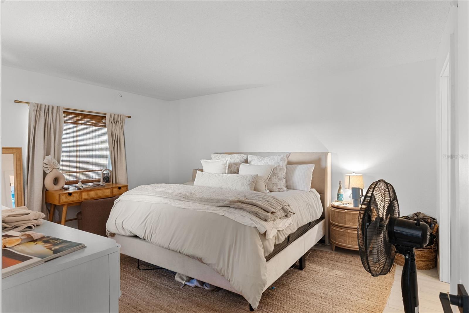 OAK DOORS THE CONDO - Residential