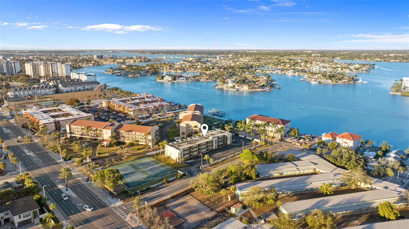 OAK DOORS THE CONDO - Residential