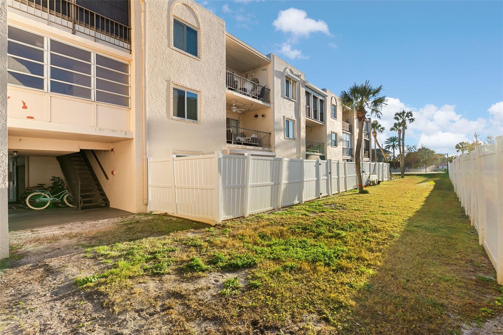 OAK DOORS THE CONDO - Residential