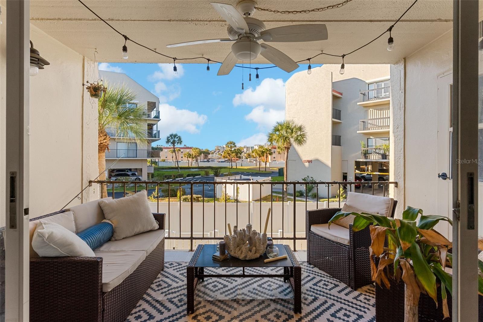 OAK DOORS THE CONDO - Residential