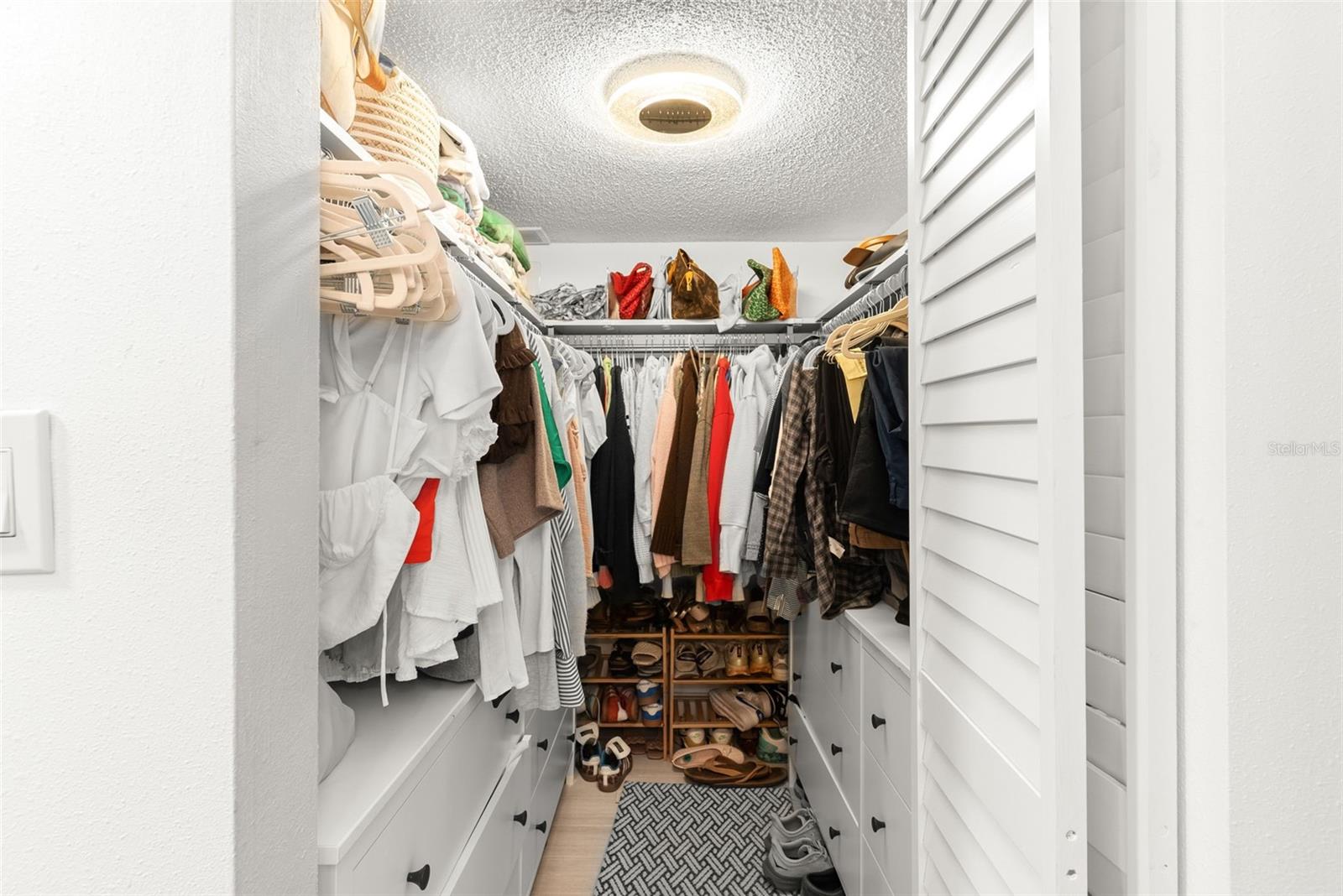 OAK DOORS THE CONDO - Residential