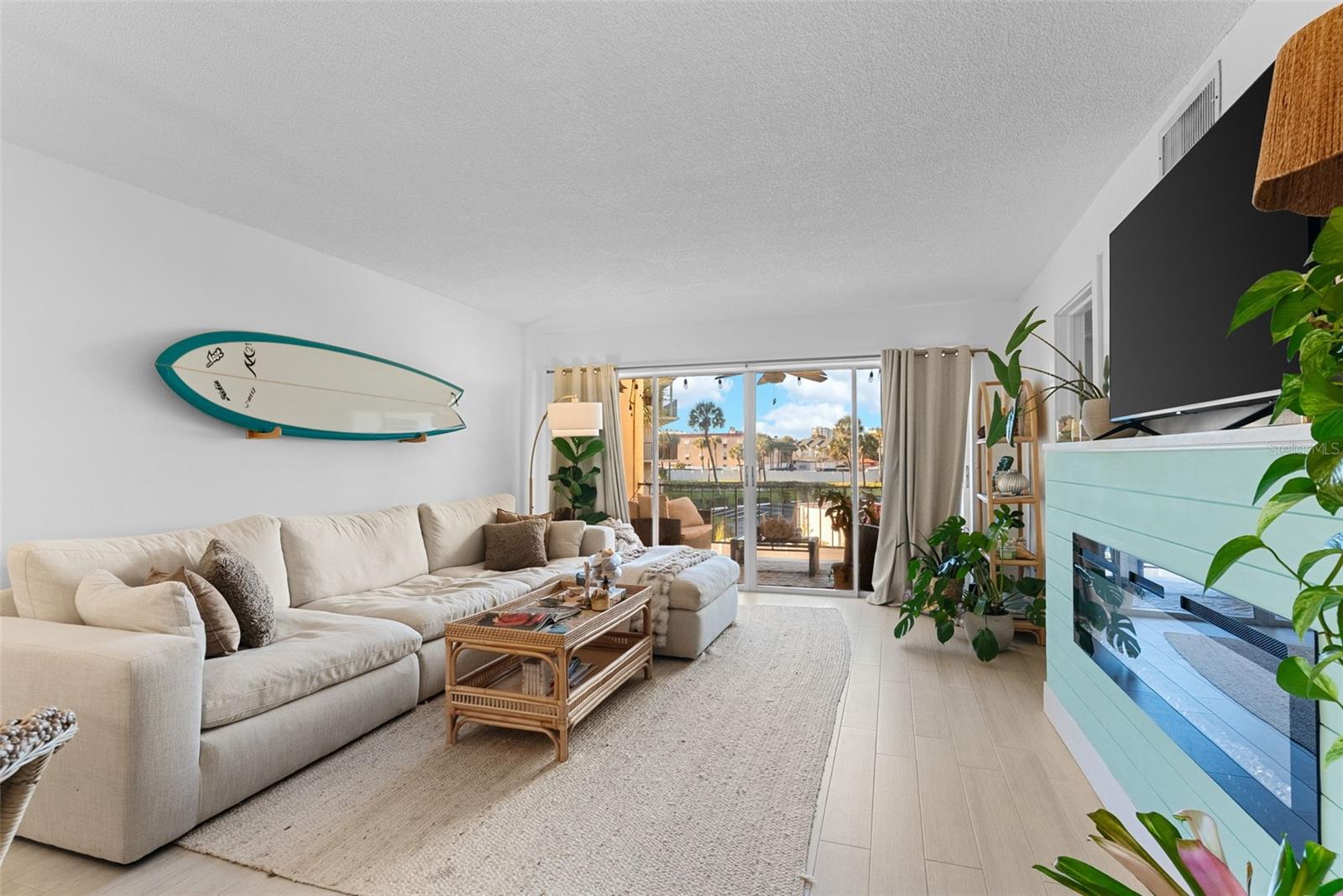 OAK DOORS THE CONDO - Residential