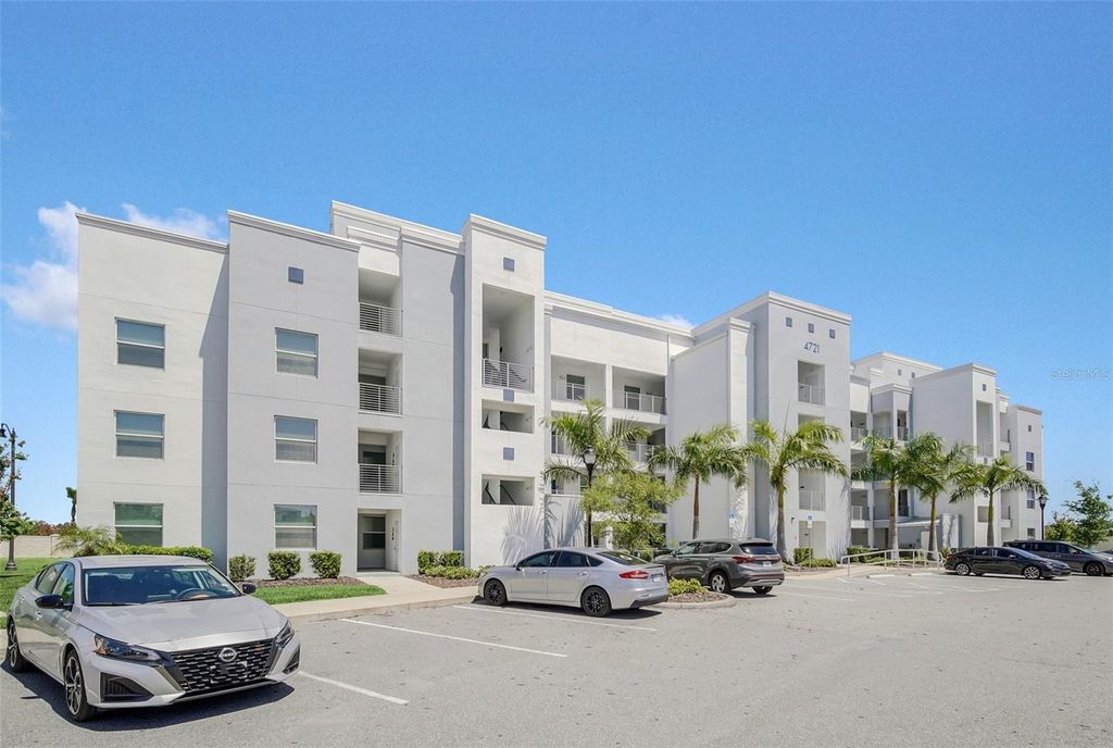 Photo of 4721 Clock Tower Drive #304, Kissimmee, FL 34746 (MLS # S5149389)