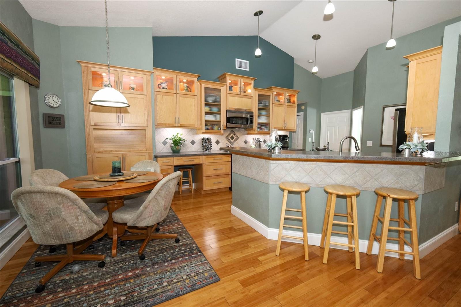 1010 PINEHURST COURT