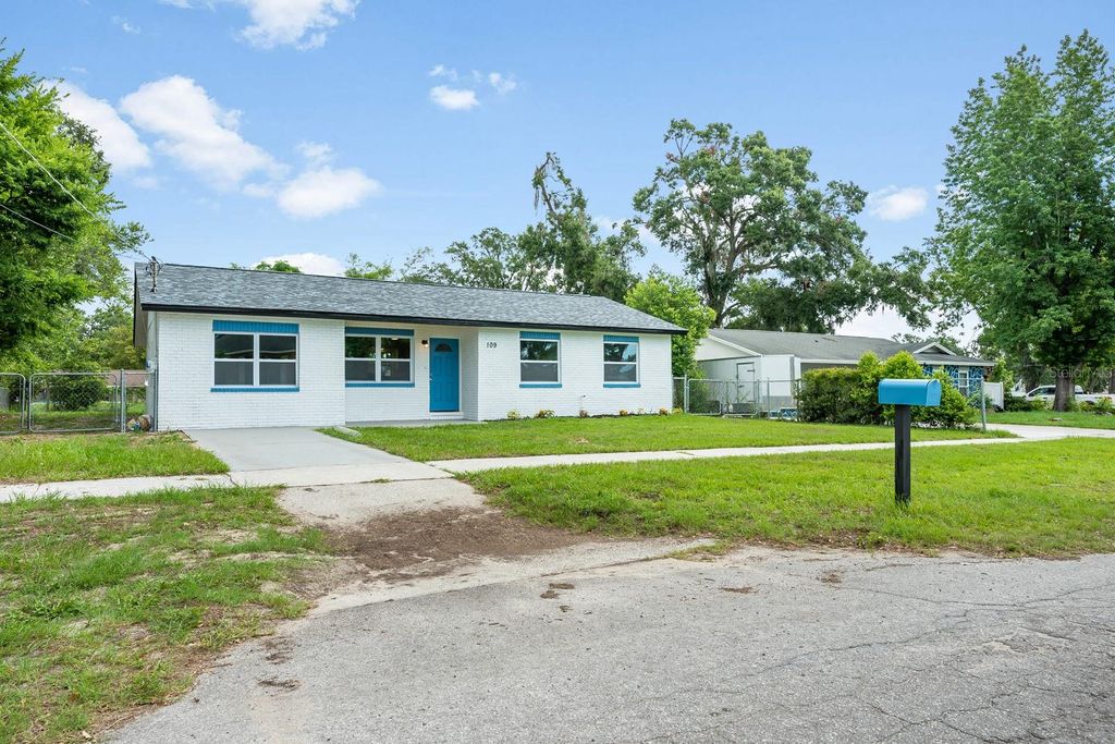 Photo of 109 Magnolia Avenue, Seffner, FL 33584 (MLS # TB8446249)