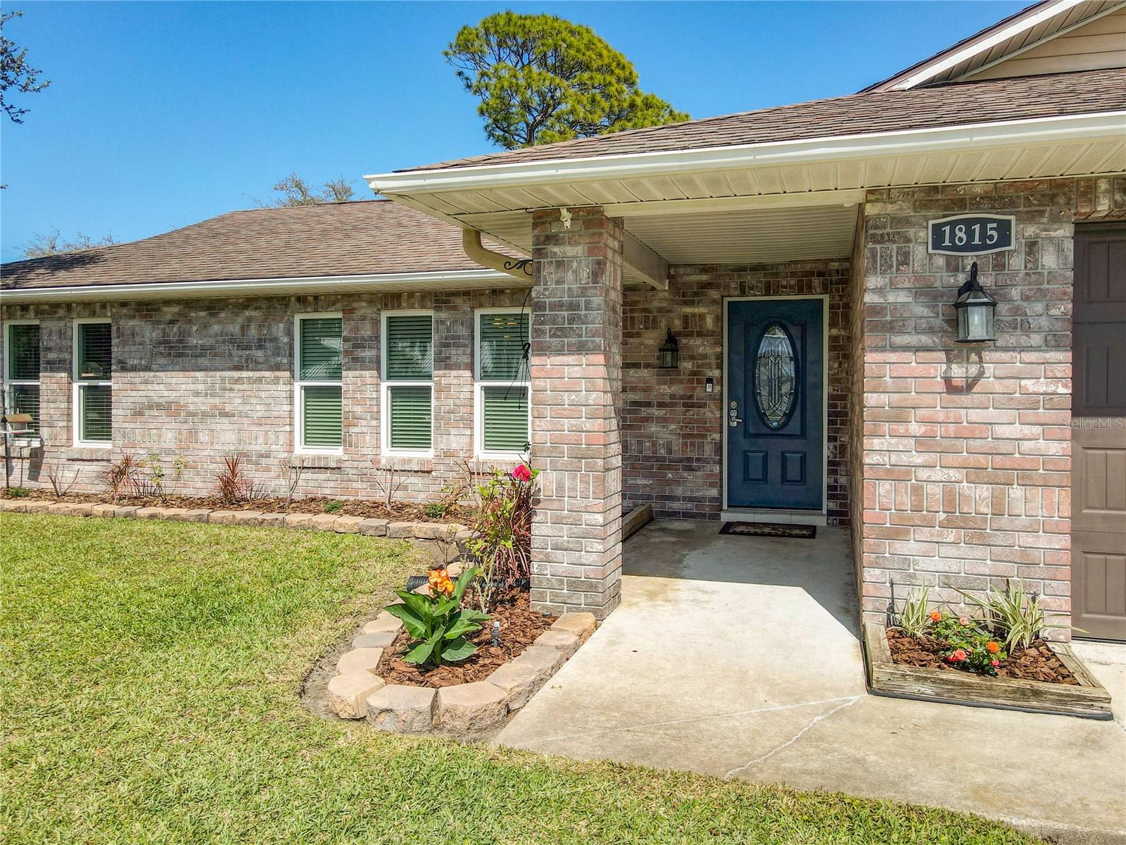 1815 TRAVELERS PALM DRIVE