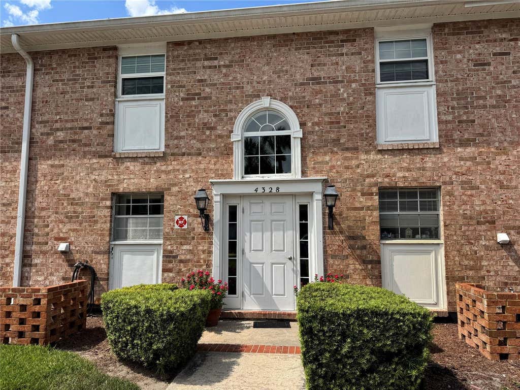 Photo of 4328 Lake Underhill Road #C, Orlando, FL 32803 (MLS # O6434125)