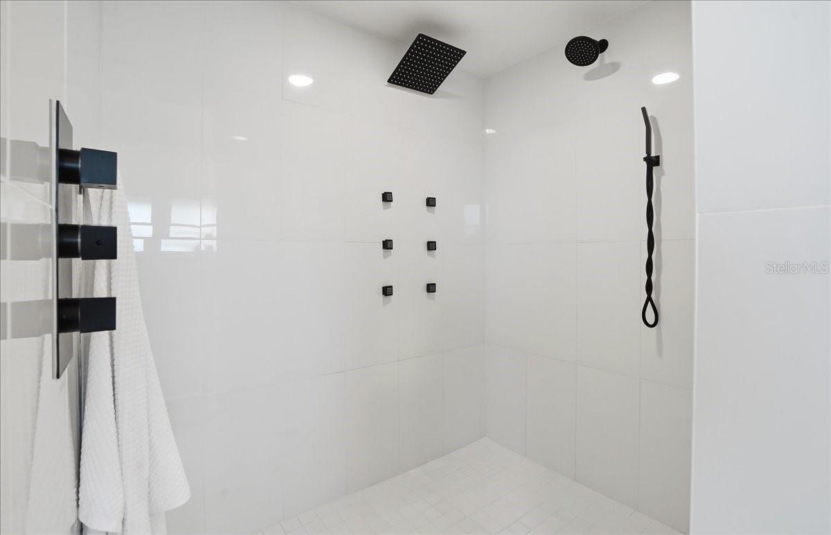 BRIDGEWATER TOWNHOMES - Residential