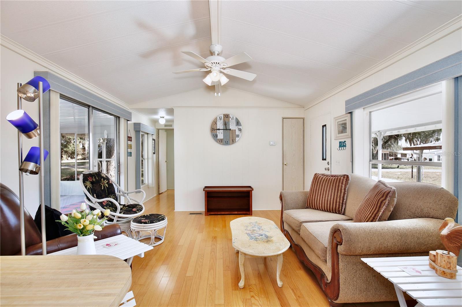 WATER WHEEL ADULT MOBILE HM CM - Residential