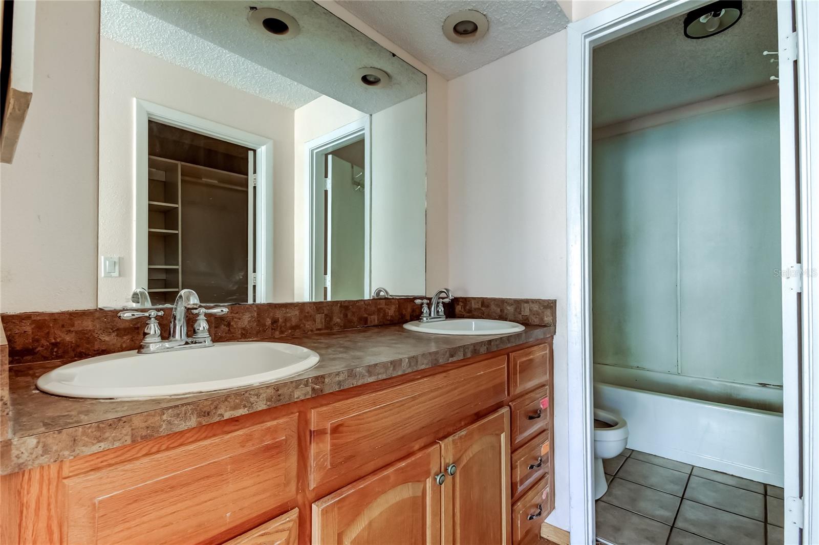 SHADYBROOK VILLAGE AMD - Residential