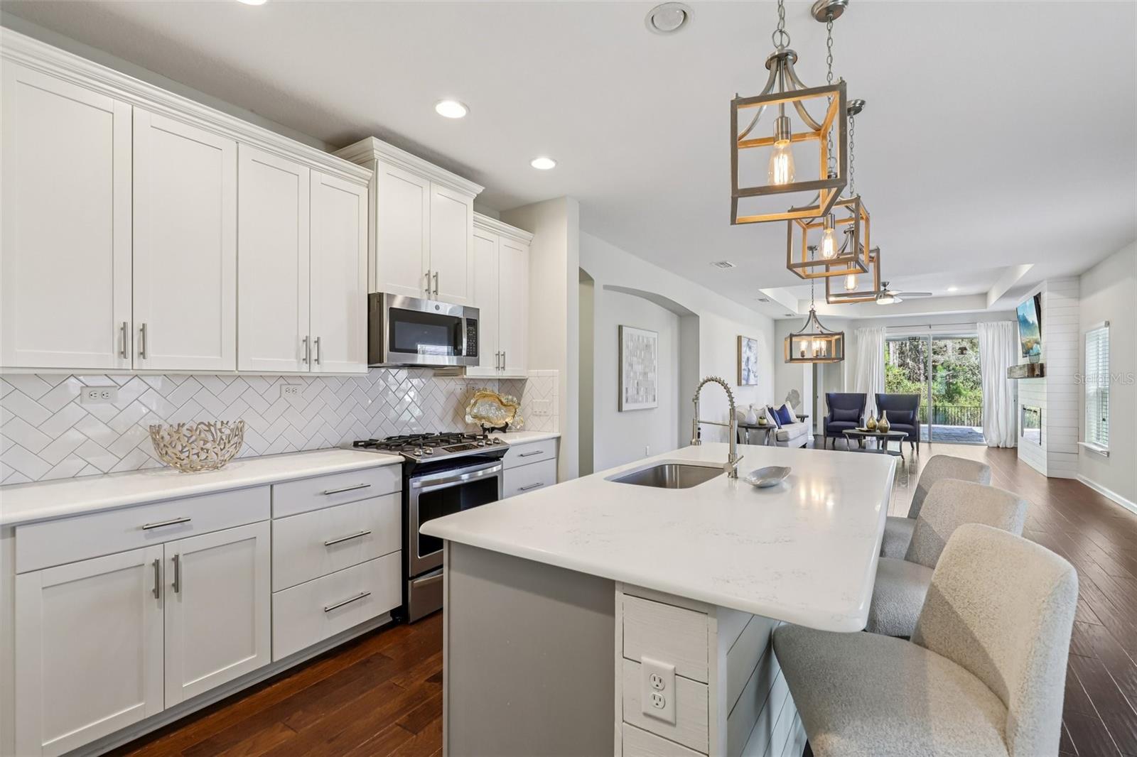 BEACON LAKE PH 1 - Residential