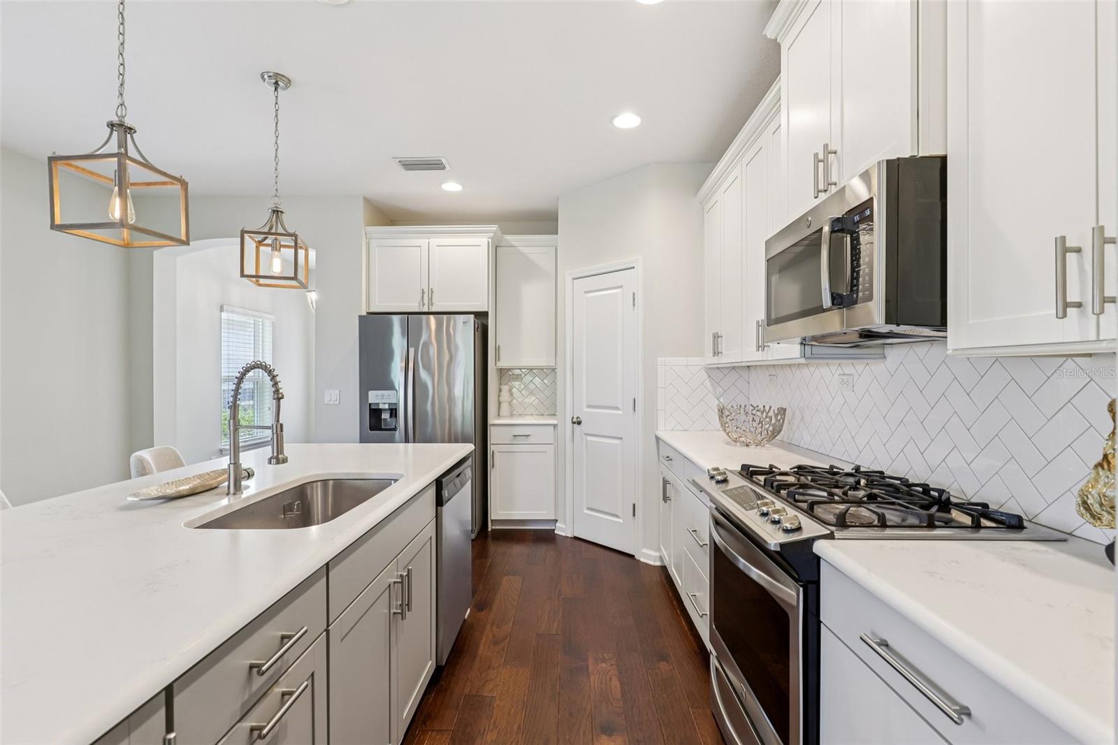 BEACON LAKE PH 1 - Residential