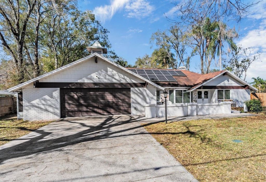 Photo of 4007 Hudson Lane, Tampa, FL 33618 (MLS # TB8469122)