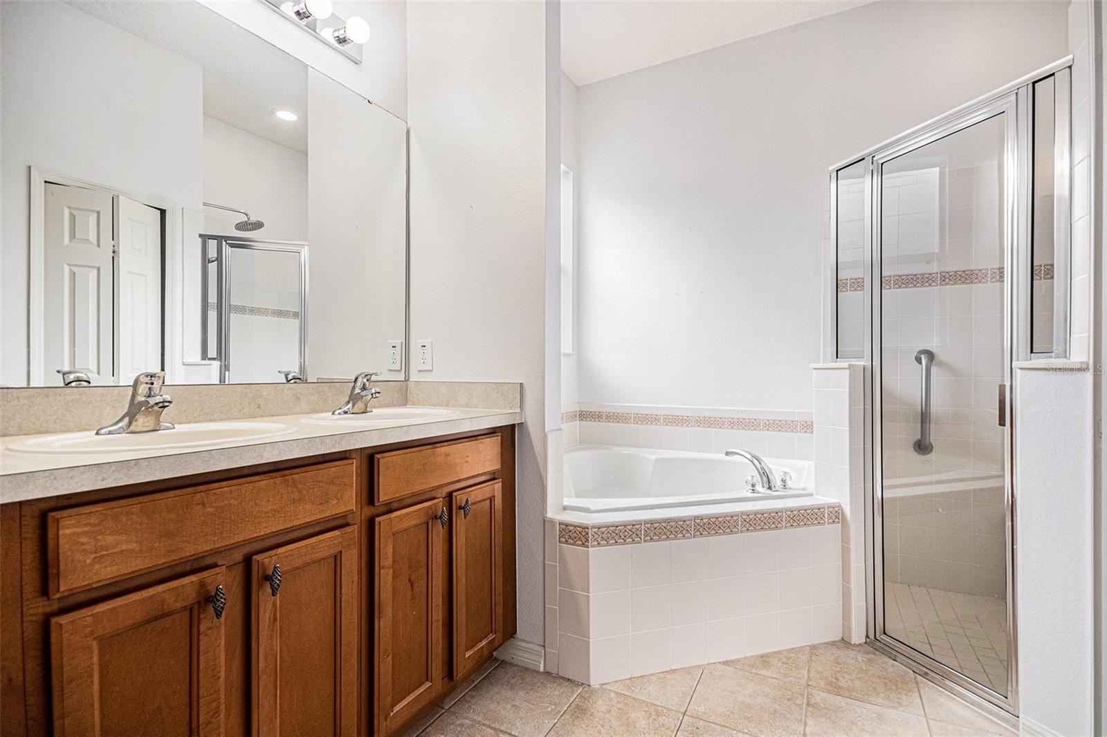 CASCADES OF GROVELAND / TRILOGY ORLANDO - Residential