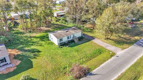 A home in LAKELAND