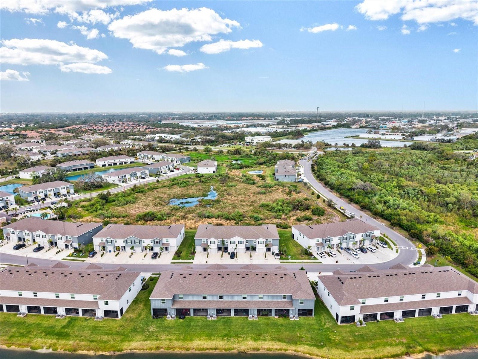 PROMENADE EAST - Residential