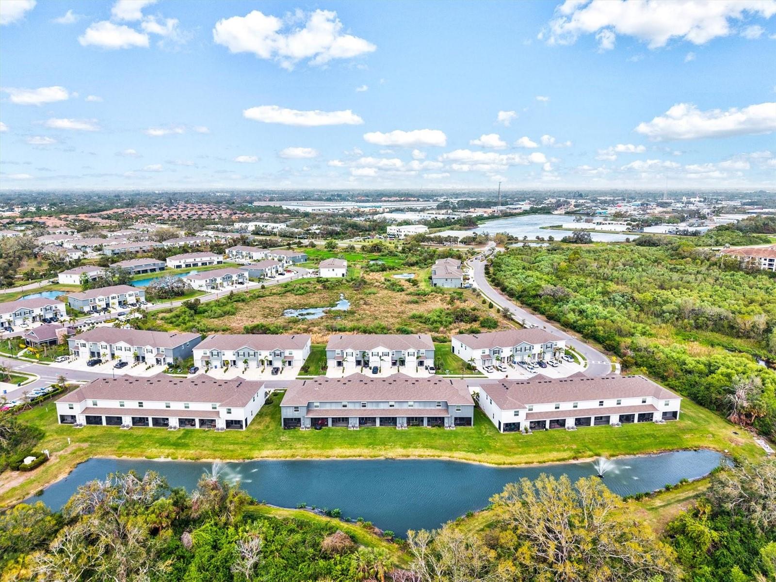 PROMENADE EAST - Residential