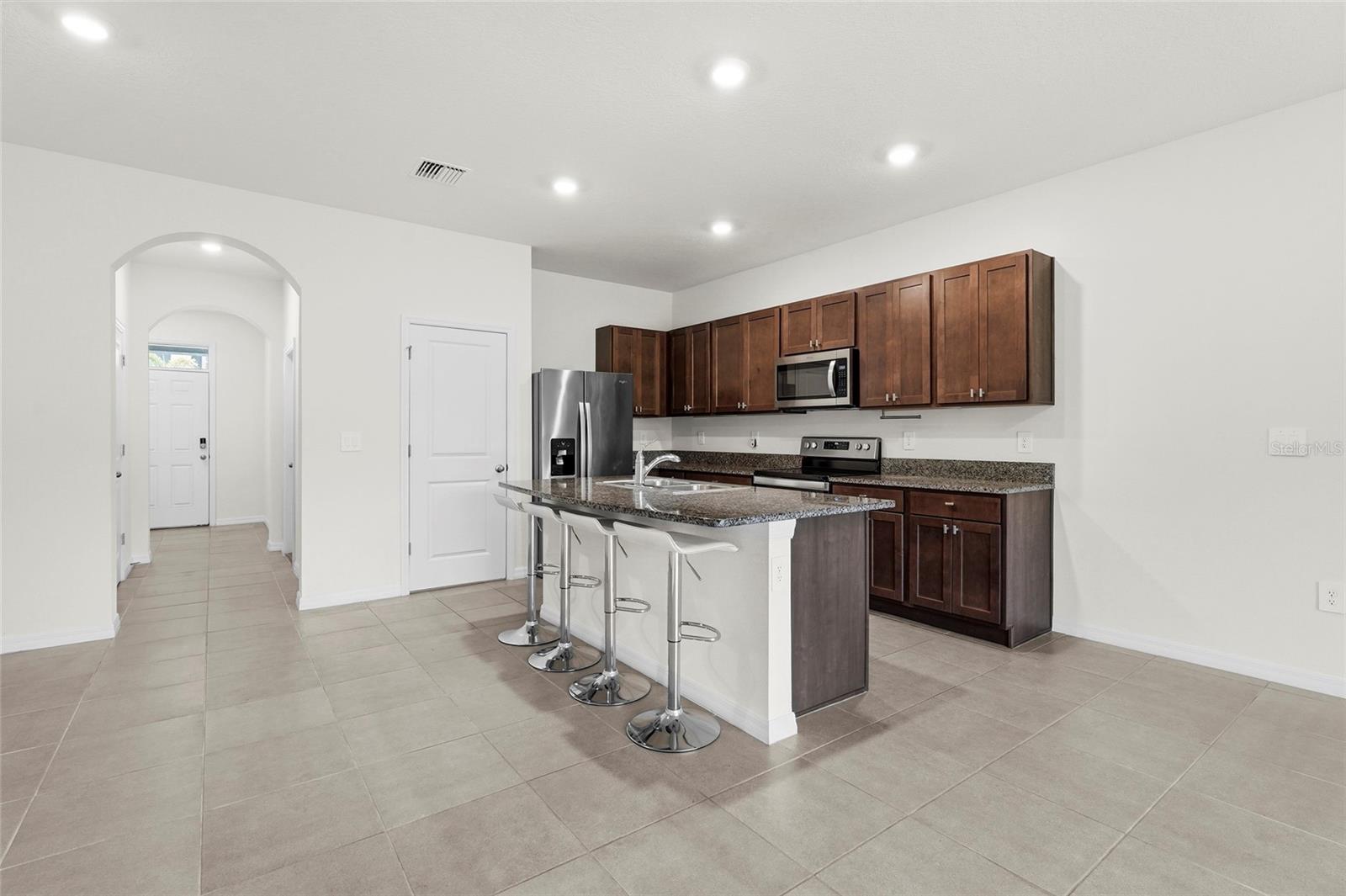 PROMENADE EAST - Residential