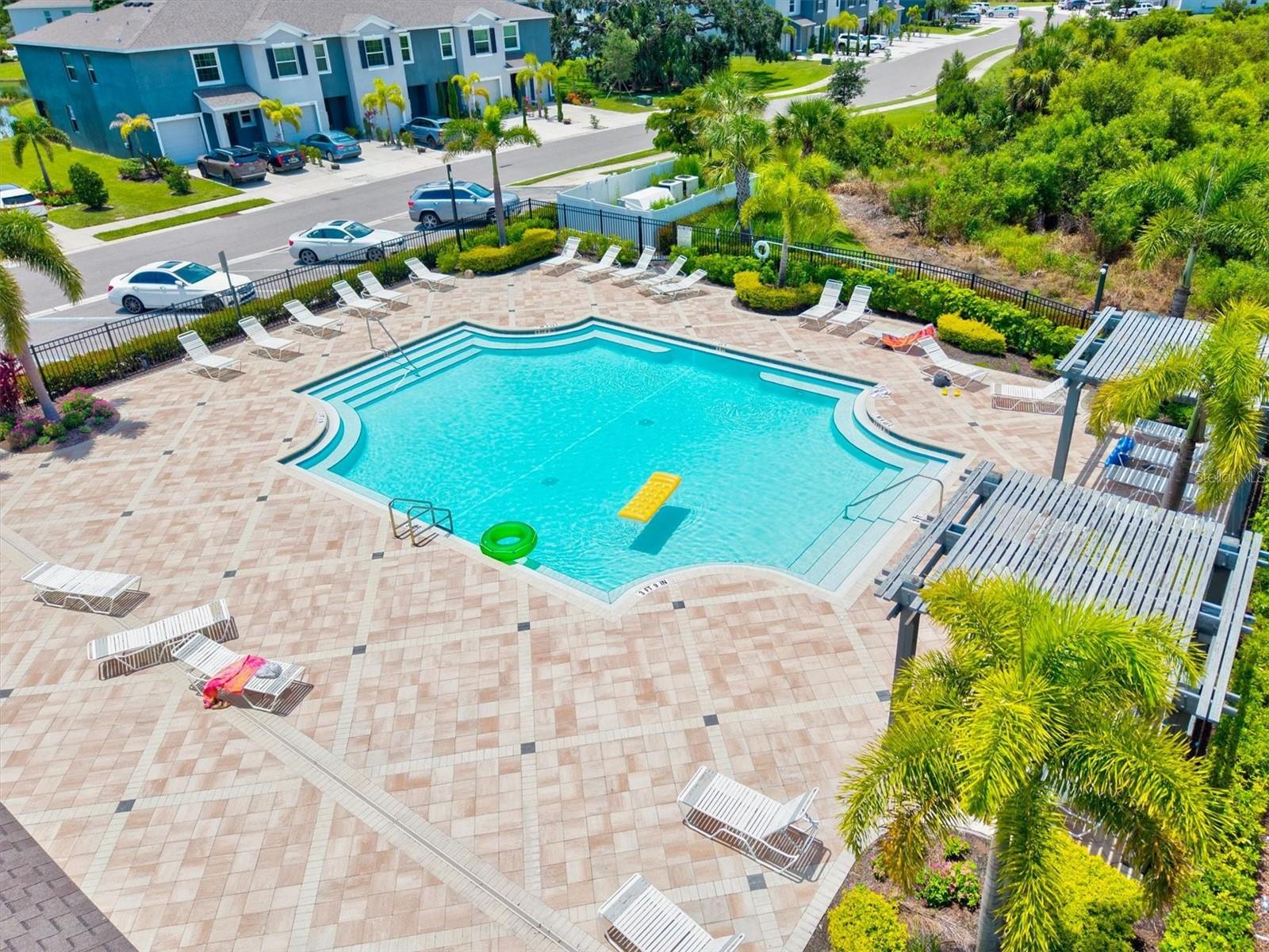 PROMENADE EAST - Residential