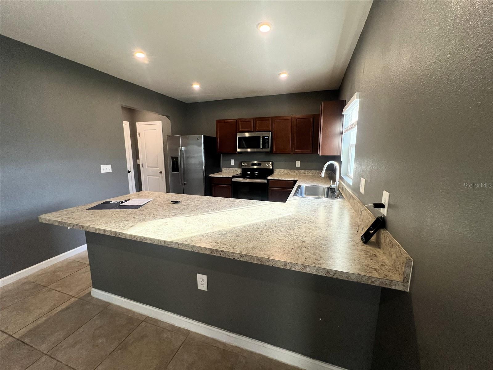 LAKES/LUCERNE PARK PH 6 - Residential Lease