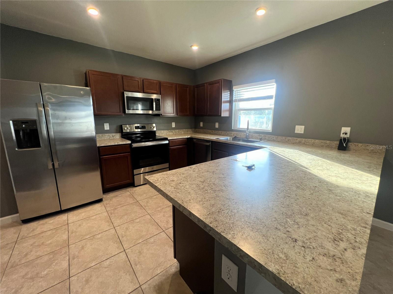 LAKES/LUCERNE PARK PH 6 - Residential Lease